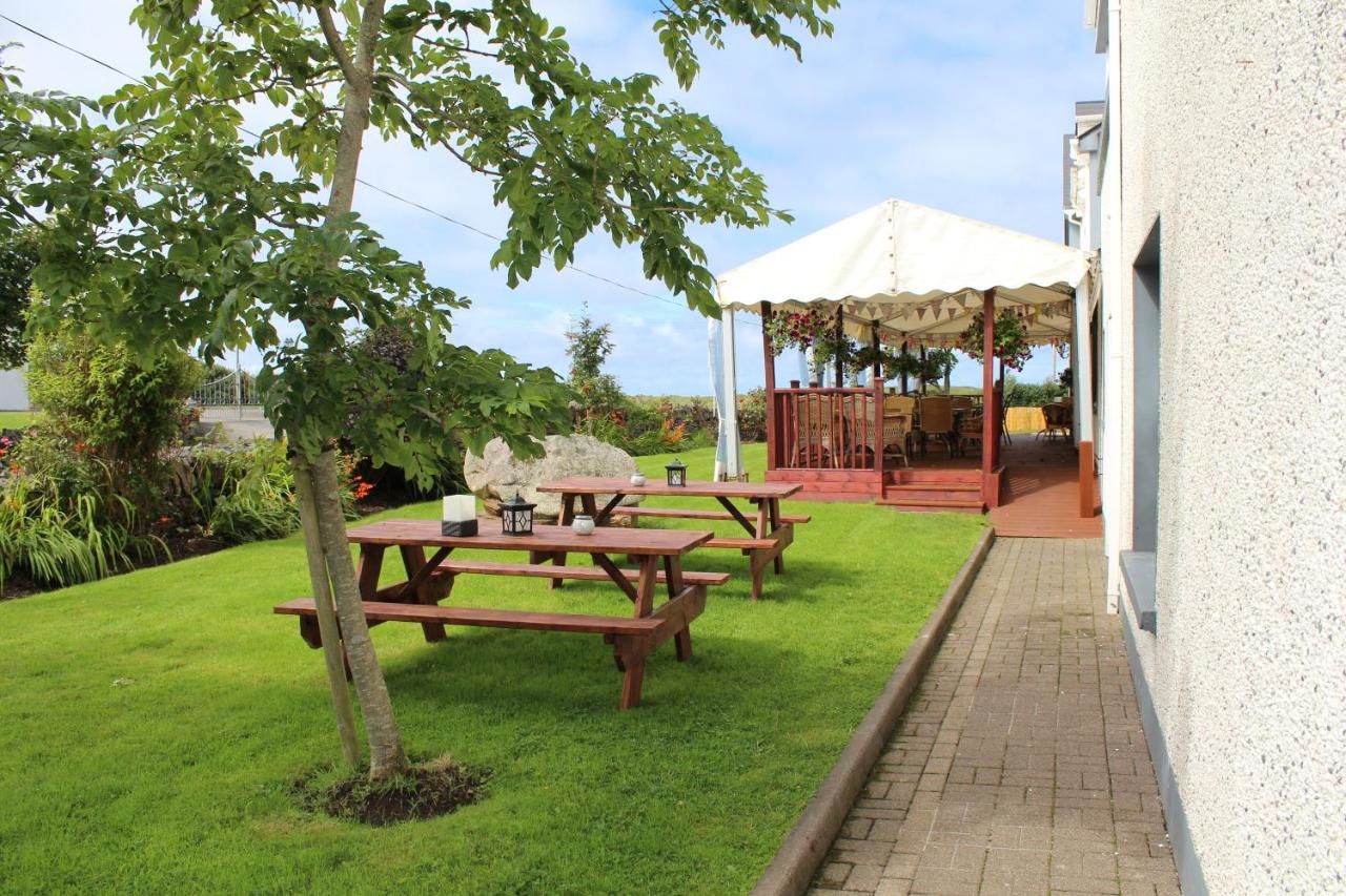 Отель Lake House Hotel Портну